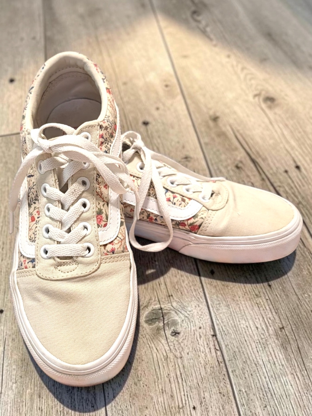 Vans Cream Floral Low-Top Sneakers